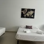 Royal Modern فيلة