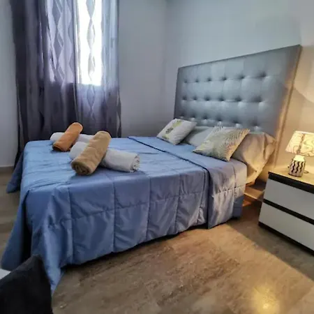 Royal Modern فيلة