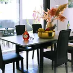 Royal Modern Βίλα *